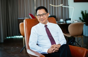 KFO-Khach moi su kien thay Ly Qui Trung