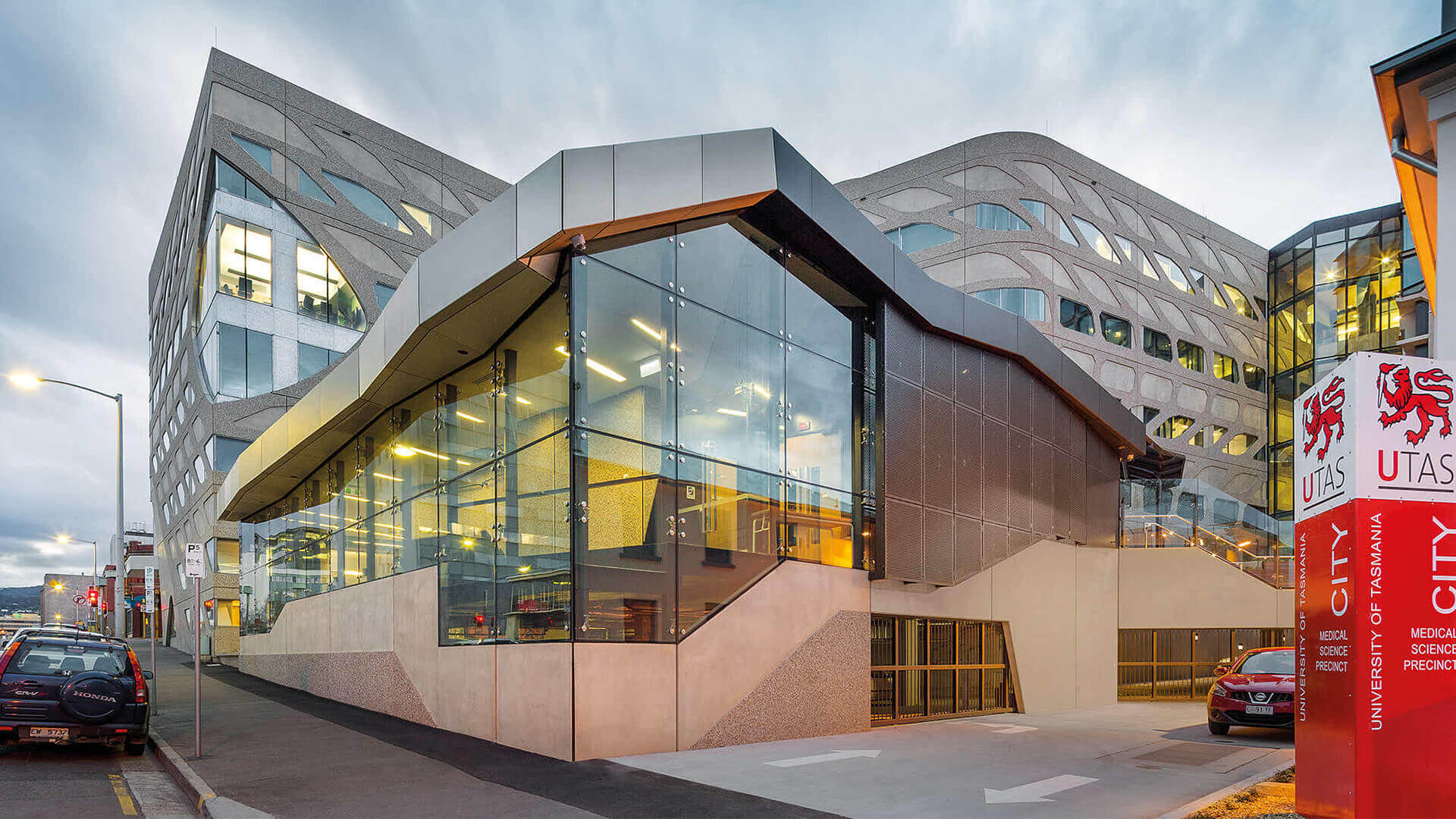 Đại học Tasmania, Úc